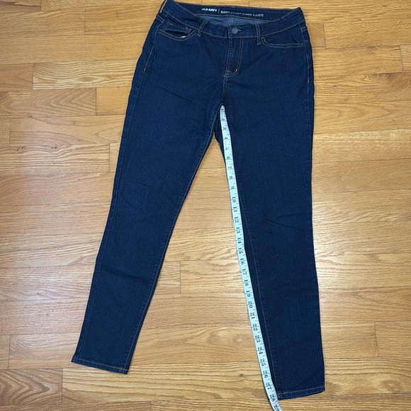 2 Pairs of Old Navy Super Skinny MidRise - Standard length 28" & Cropped 26" - Picture 7 of 9
